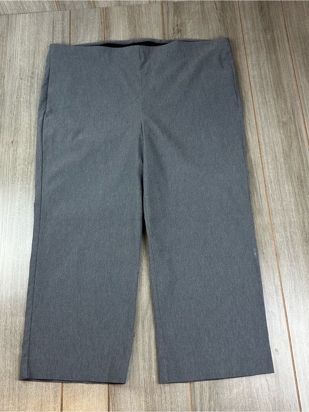 Chicos So Slimming Crop Pull On Pants Size 4 (US 20)  Gray *flaw